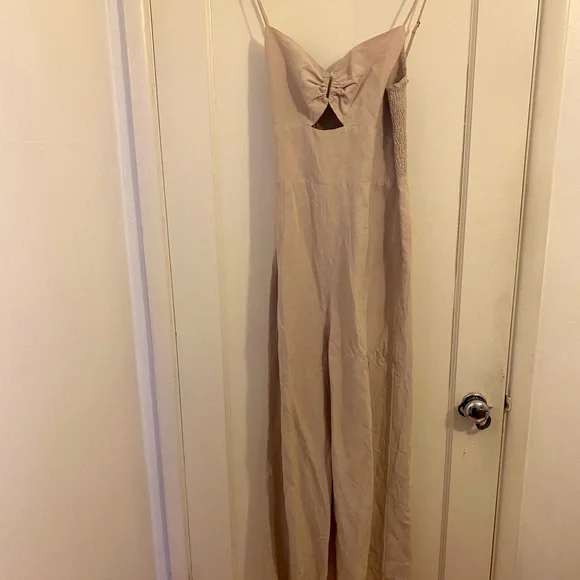 Intermix jumpsuit - Picture 3 of 9